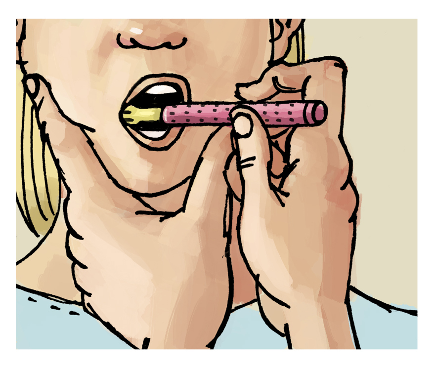 En person har munnen öppen. En annan person syns bara genom händerna som stödjer kinderna och håller i hjälpmedlet Z-vibrator.