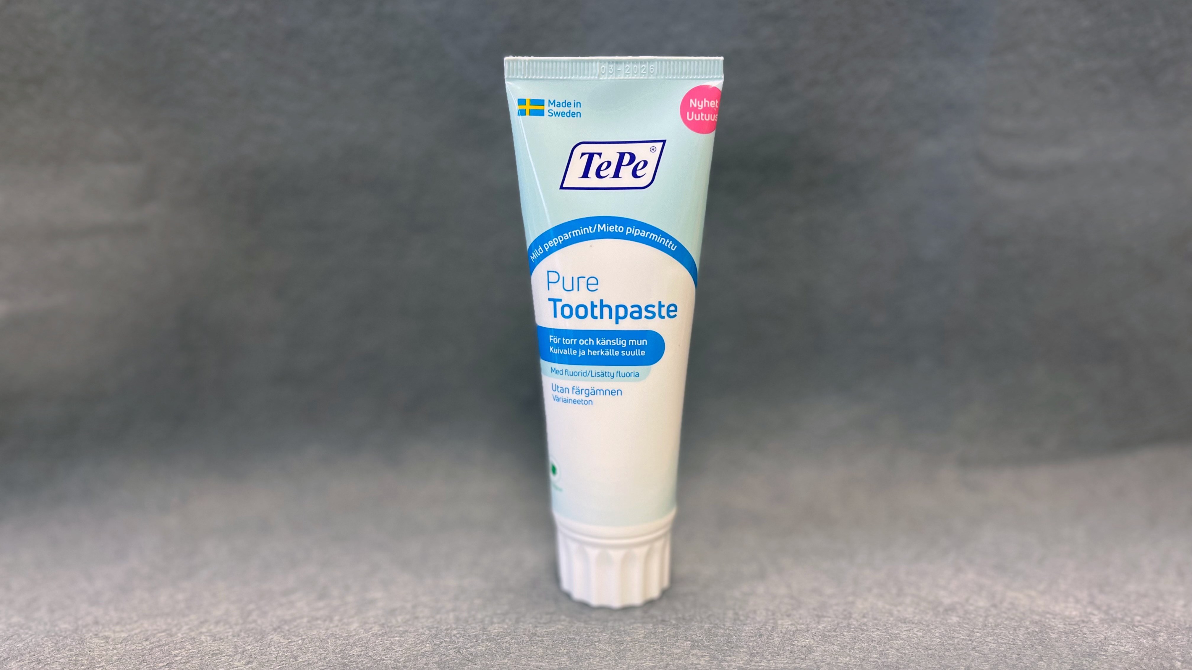 En tub med Tepes tandkräm utan smak